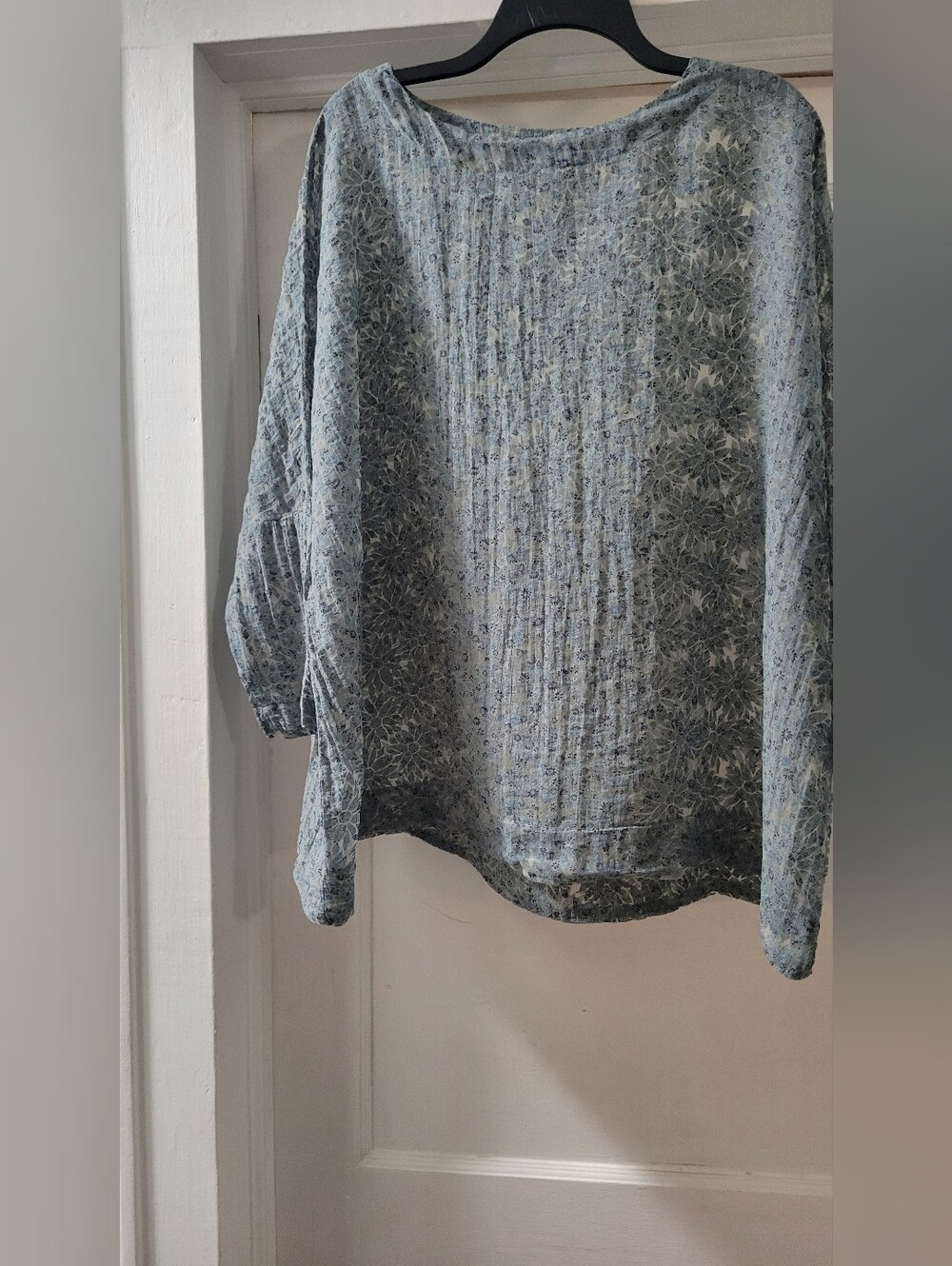 cut loose Blue Floral Pintuck Tunic Sheer Top